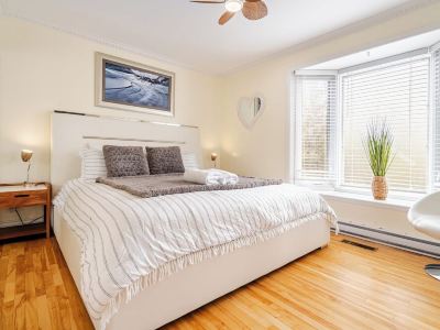 Laval: Private Heated Pool • 3 Bedrooms • Piano