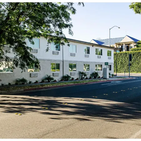 Motel 6 Modesto, CA - Downtown
