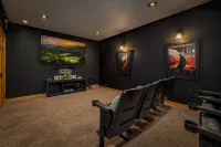 Robin's View 5 Bedroom Cabin - شاليه
