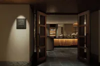 The Ritz-Carlton, Okinawa - بار