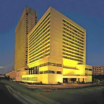 The Oberoi, Mumbai Отели рядом с достопримечательностью «Mani Bhavan Gandhi Museum»