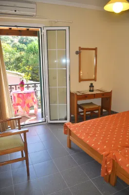 Holiday Apartment "yannis" on the Beach of Agios Gordios in Corfu