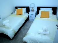 A Modern, Comfy Newly Remodeled 2Bd House Hotels in Dagenham