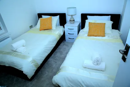 A Modern, Comfy Newly Remodeled 2Bd House