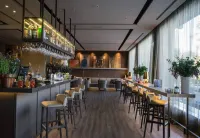 AC Hotel Malaga Palacio - Baarit
