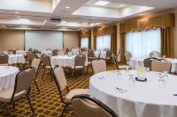 Holiday Inn Express & Suites Rochester Webster Hotels in Penfield