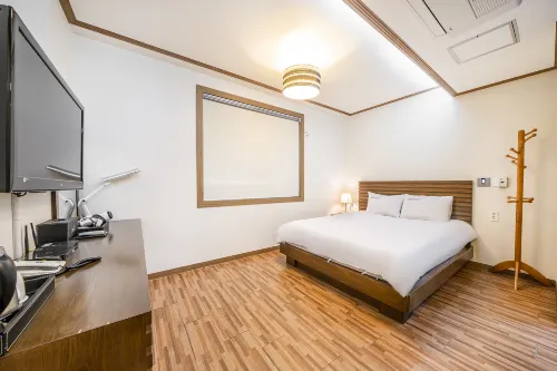 Okpo Business Hotel