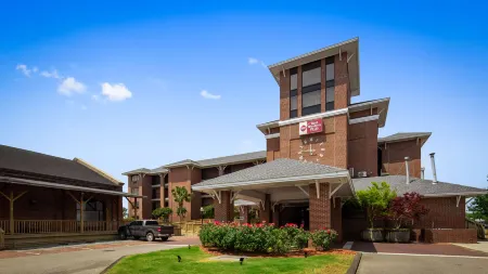 Best Western Plus Coastline Inn