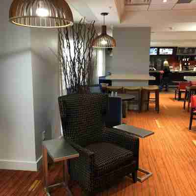 Courtyard by Marriott Toronto Airport Dining/Meeting Rooms