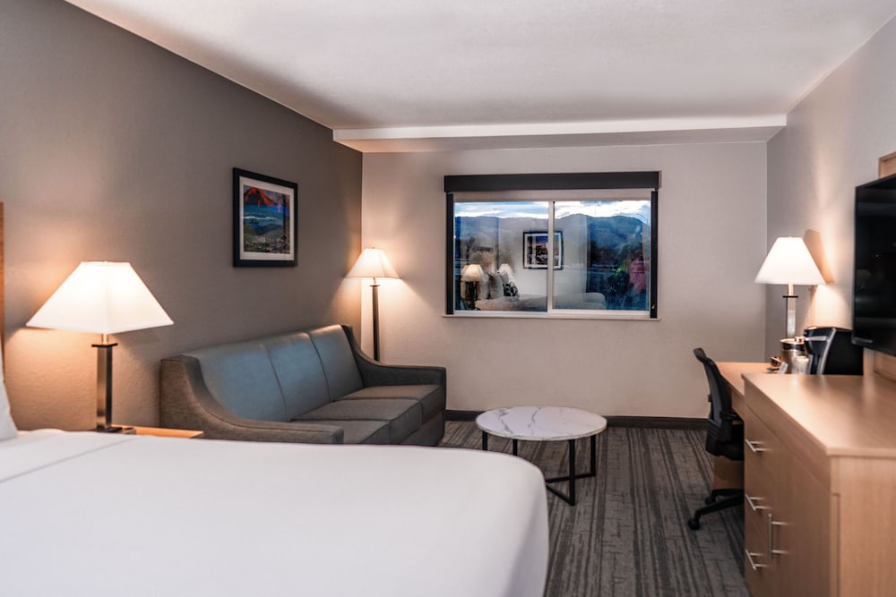 Days Inn & Suites by Wyndham Golden/Denver West