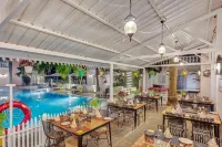 Club Mahindra Emerald Palms, Goa - Swimmingpools