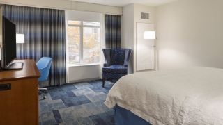 hampton-inn-and-suites-rosemont-chicago-o-hare