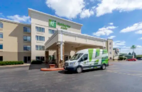 Holiday Inn & Suites WAUSAU-ROTHSCHILD by IHG