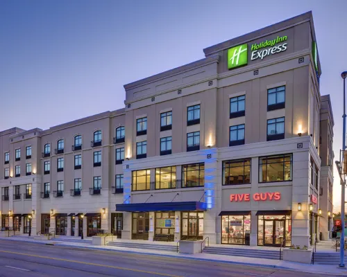 Holiday Inn Express & Suites KANSAS CITY KU MEDICAL CENTER by IHG Hotels in Kansas City