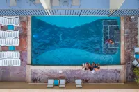 Ohia Waikiki Studio Suites - Pools