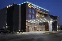 La Quinta Inn & Suites by Wyndham Bardstown - Pet friendly