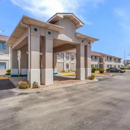 Quality Inn & Suites Omaha Chalco