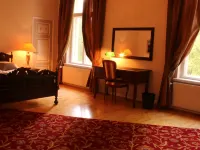 Kartanohotelli Karhulan Hovi Hotels in Kotka