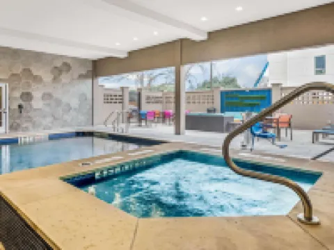 La Quinta Inn & Suites by Wyndham Waco Downtown - Baylor Hotels in Waco