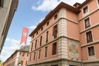 Hôtel des Princes Hôtels à : Challes-les-Eaux