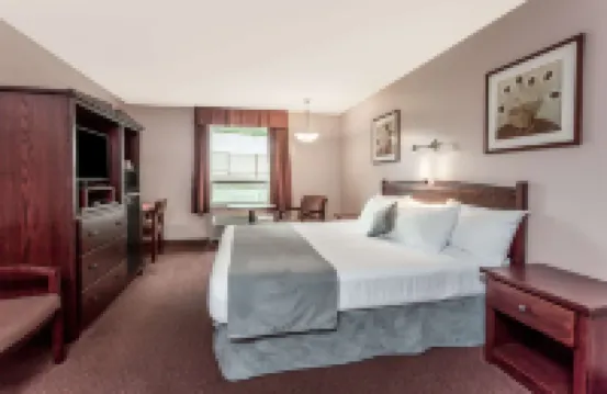 Super 8 by Wyndham Lake Country/Winfield Area