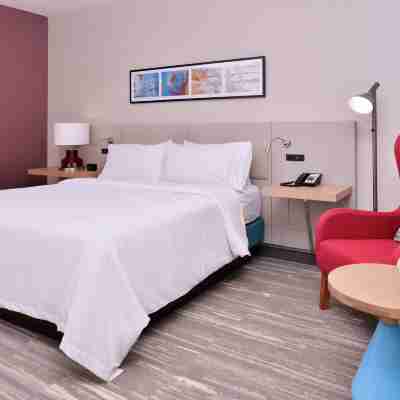 Hilton Garden Inn Kansas City Airport Rooms