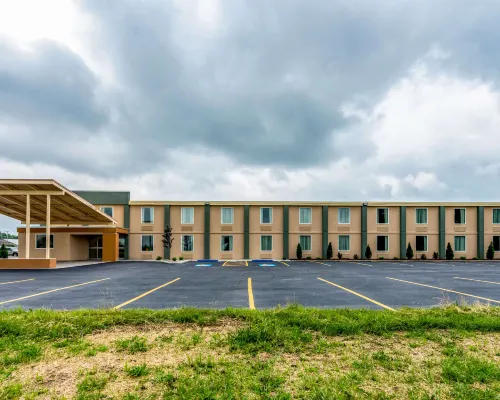 Red Lion Inn & Suites Bucyrus North Hotels in Crawford County