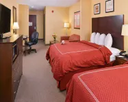 Quality Suites فنادق في Trumbull