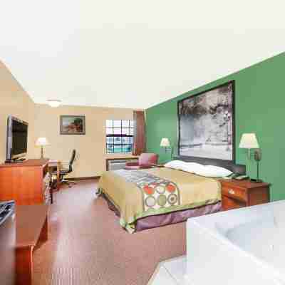 Super 8 by Wyndham Searcy AR Rooms