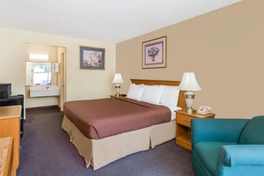 Days Inn by Wyndham Christiansburg Hotels near Christiansburg Aquatic Center