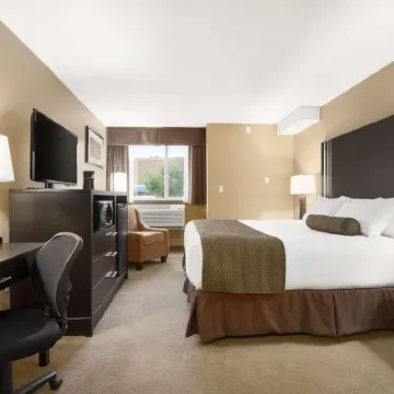Days Inn by Wyndham Calgary Northwest Hotels near Canada Olympic Park