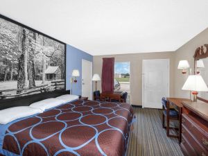 Super 8 by Wyndham Whiteville