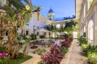 Hotel del Parque Hotels near Village Plaza