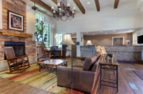 เบสท์เวสเทิร์น เพนท์โพนี่ลอดจ์