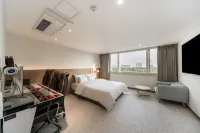LIV Life Hotel Hotels in Сіхин