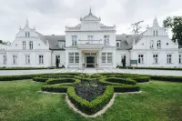 Hotel Pałac Romantyczny Các khách sạn ở Gmina Ciechocin