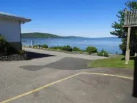 Admiral Digby Inn Restaurant and Cottages - parking