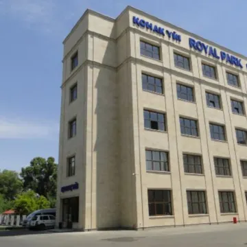 Royal Park Hotel โรงแรมใกล้สนามบินอัลมาตี