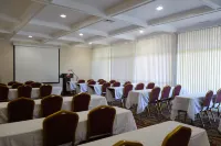 Ramada by Wyndham Sacramento Hotels in McClellan Park