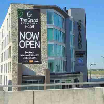 The Grand Winnipeg Airport Hotel by Lakeview Hotel Exterior