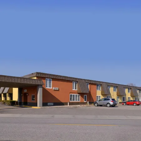 Americas Best Value Inn and Suites St. Cloud