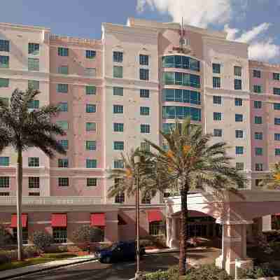 DoubleTree by Hilton Sunrise - Sawgrass Mills Hotel Exterior