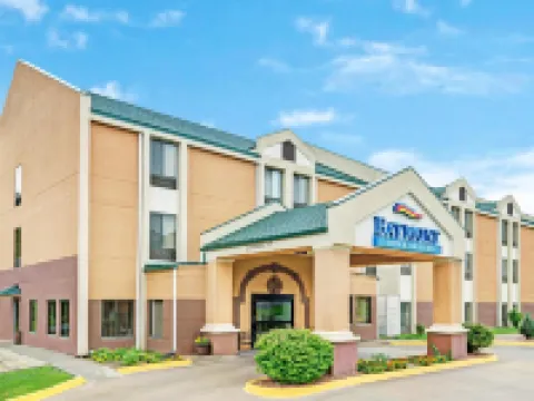 Baymont by Wyndham Lawrence Hotels in Lawrence