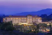 Sheraton Addis, a Luxury Collection Hotel, Addis Ababa Hotel dekat St. George's Cathedral