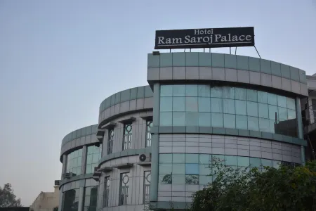 Hotel Ram Saroj Palace Отели в г. Sagar