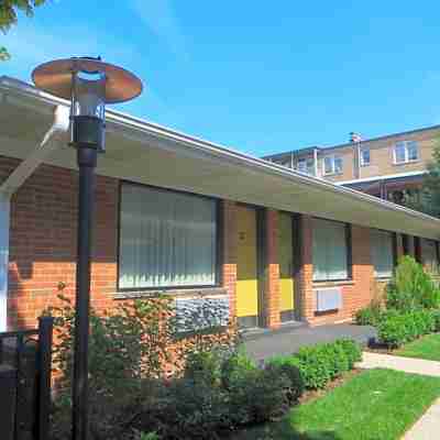 Carleton of Oak Park Hotel Exterior