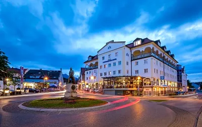 Luitpoldpark-Hotel Hotels in Hopfen am See