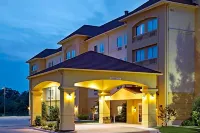 La Quinta Inn & Suites by Wyndham Fort Worth NE Mall Hotel di North Richland Hills