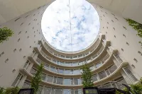 Parizs Garden Apartments - parking