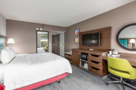 Hampton Inn Columbus/Dublin Отели рядом с достопримечательностью «Dublin Presbyterian Church»